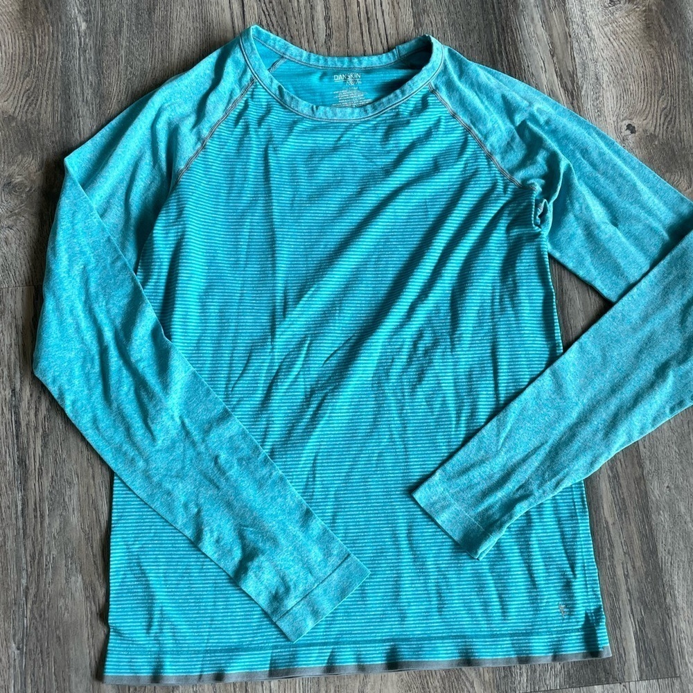 Danskin Women’s Teal Long Sleeve Active sweat Tee, size large